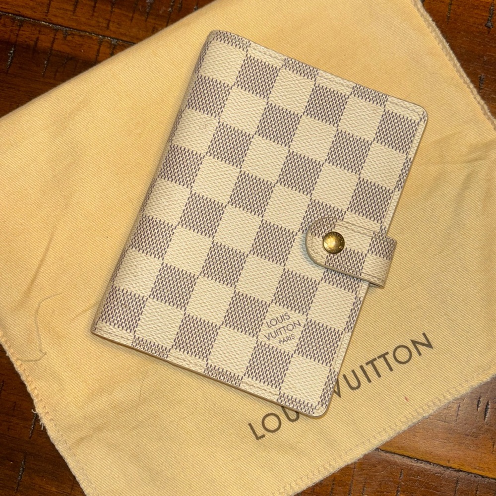 Louis Vuitton small agenda/wallet